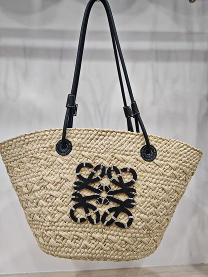 Straw beach bag