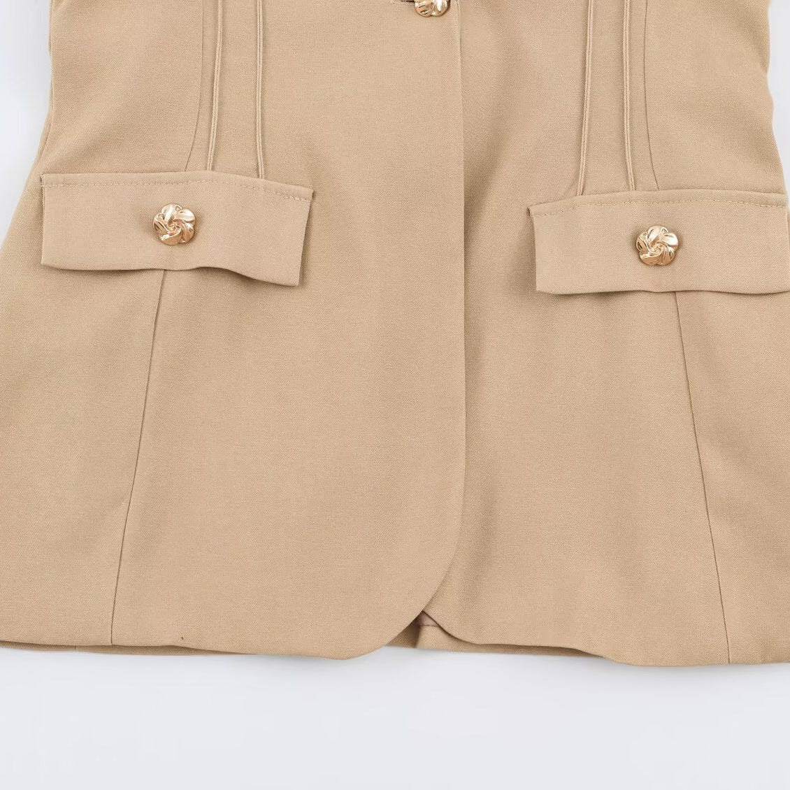 Collar and waist cinching jacket